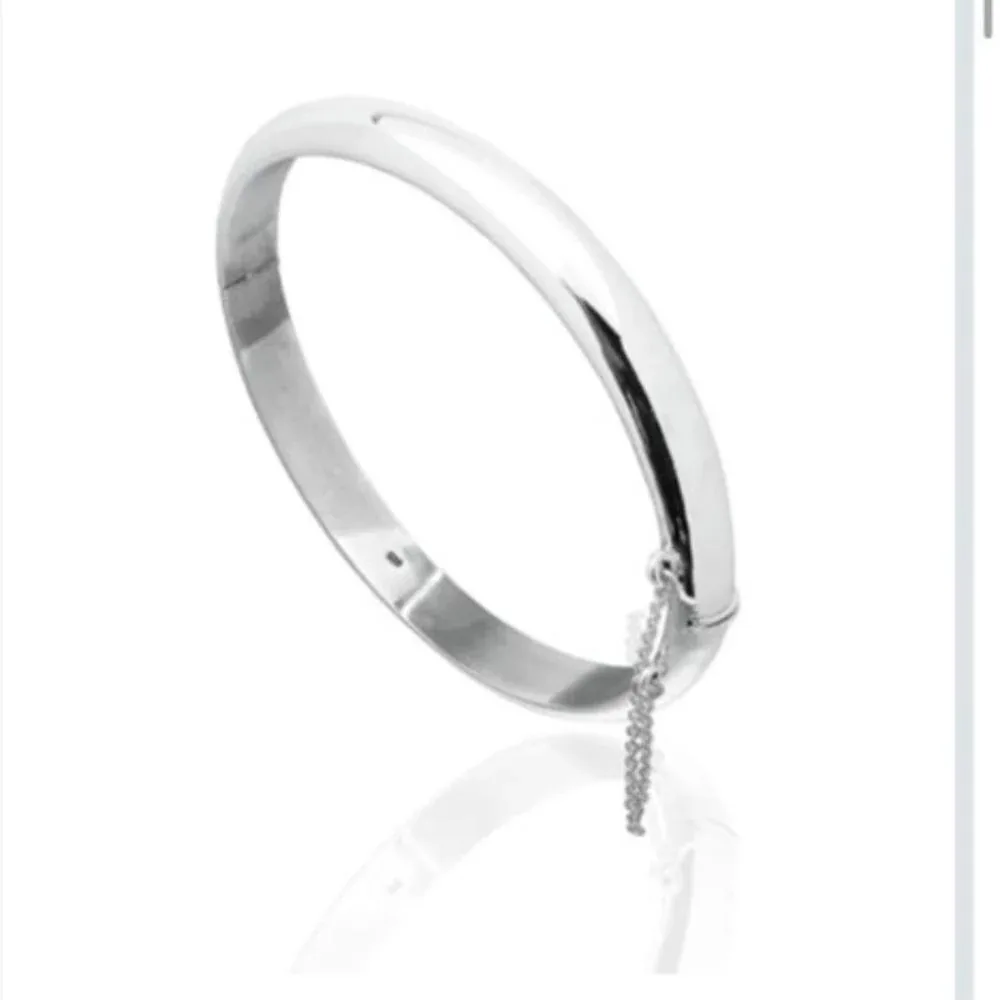 Andy Mikes Cambridge Silver Locked Bangle