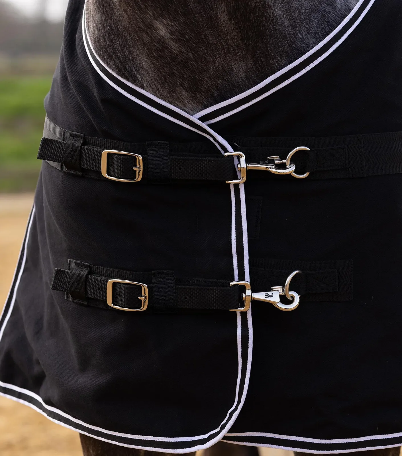 Barrasso Stable Sheet Black - Image 2