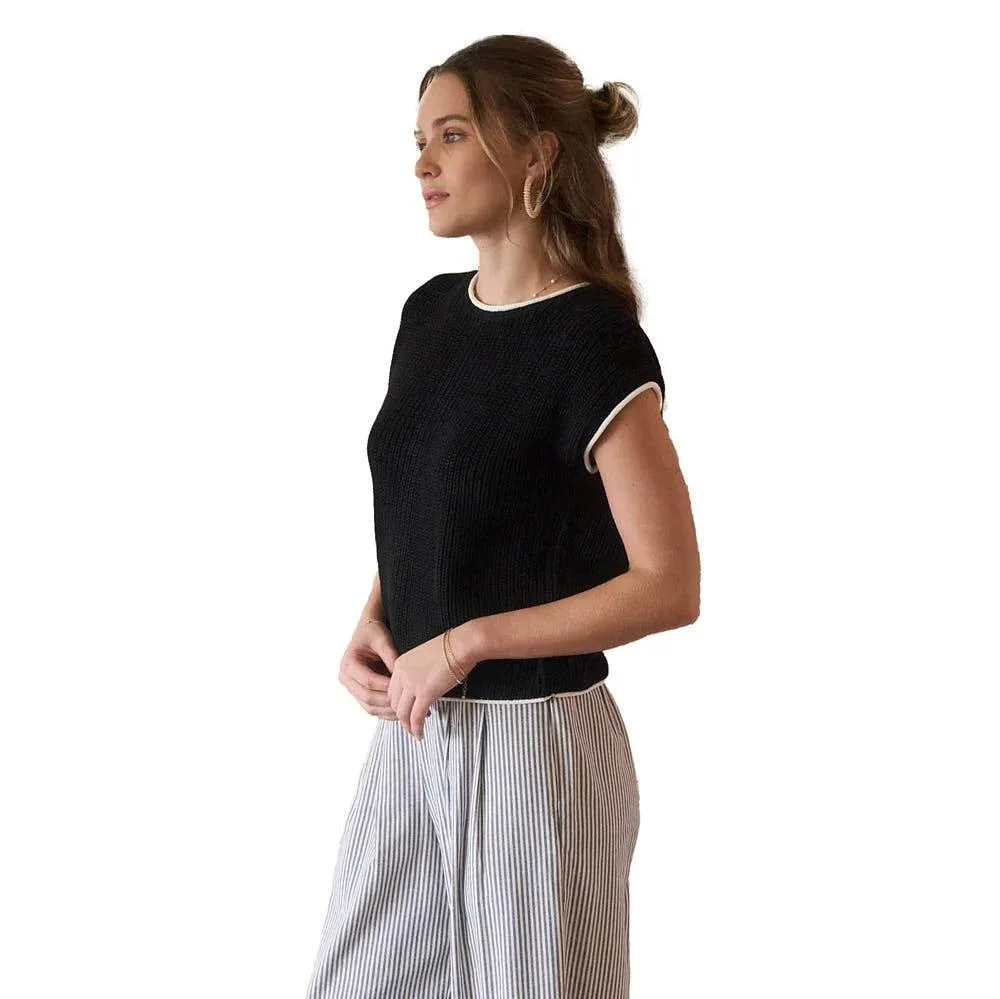 Blu Pepper Womens Black Contrast Trim Short Sleeve Knit Sweater Top