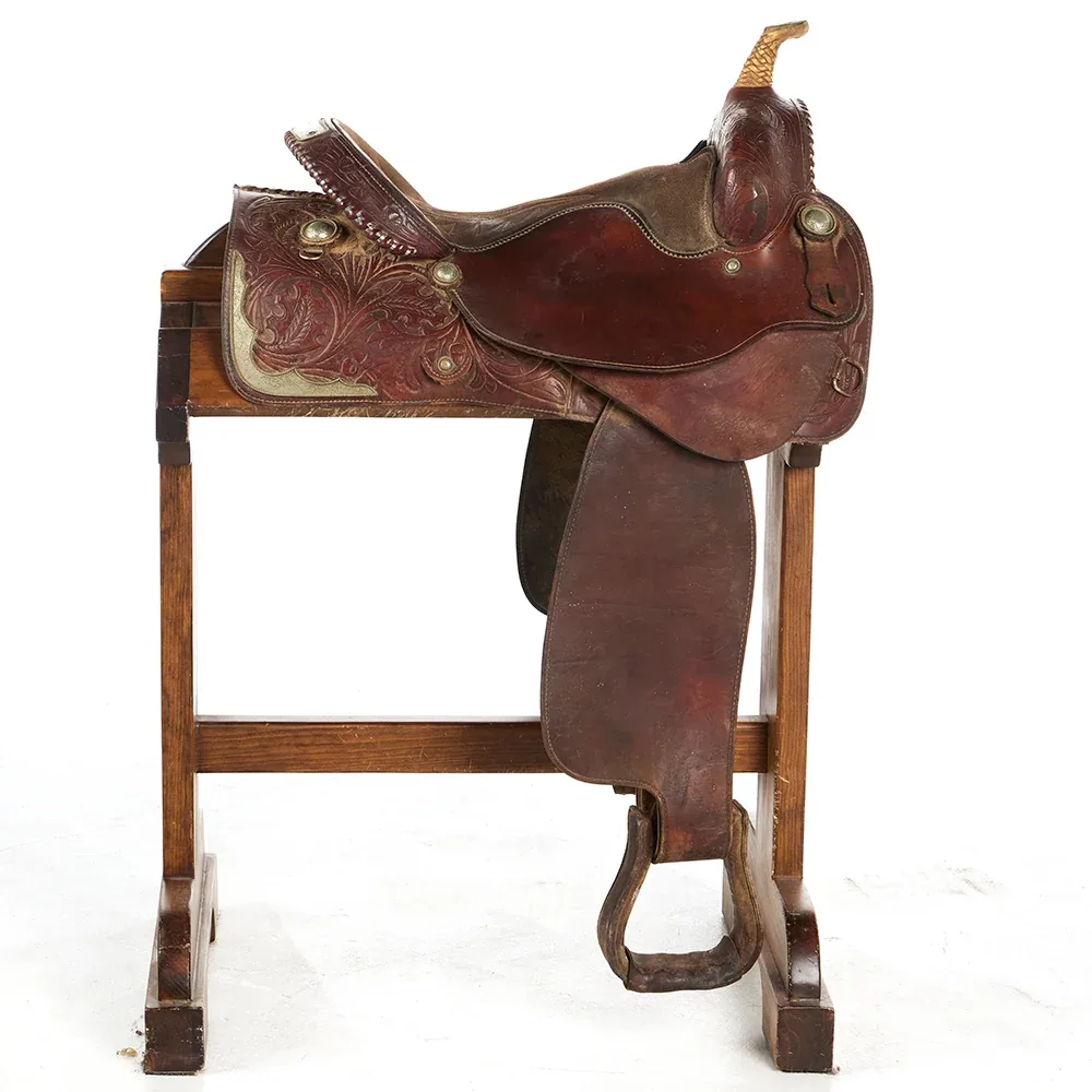 Double R Used 16in Oak and Acorn Tooled Half Breed Pleasure Saddle - Image 2