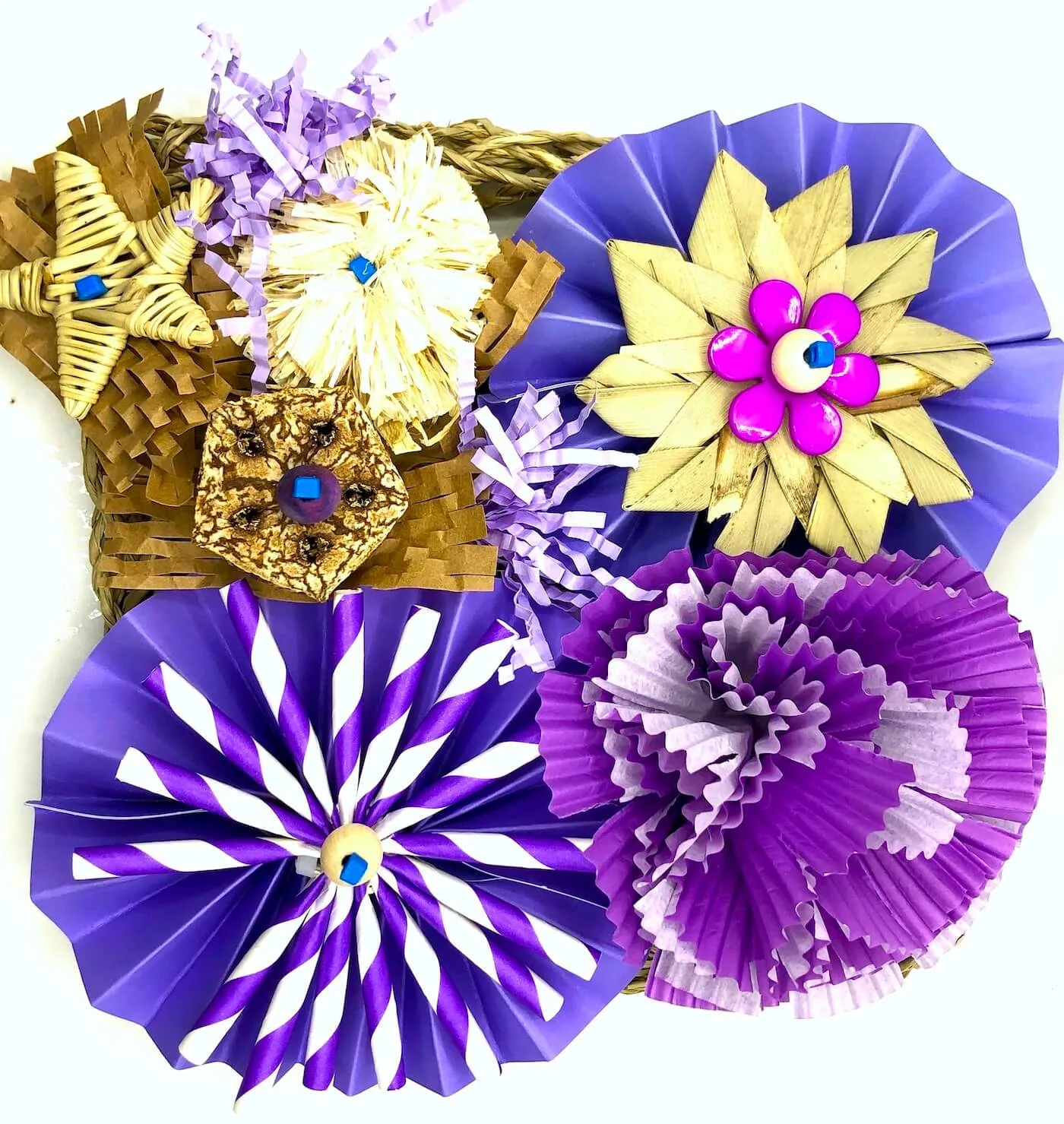 Floral Seagrass mats: Foraging Parrot Toys - Image 2