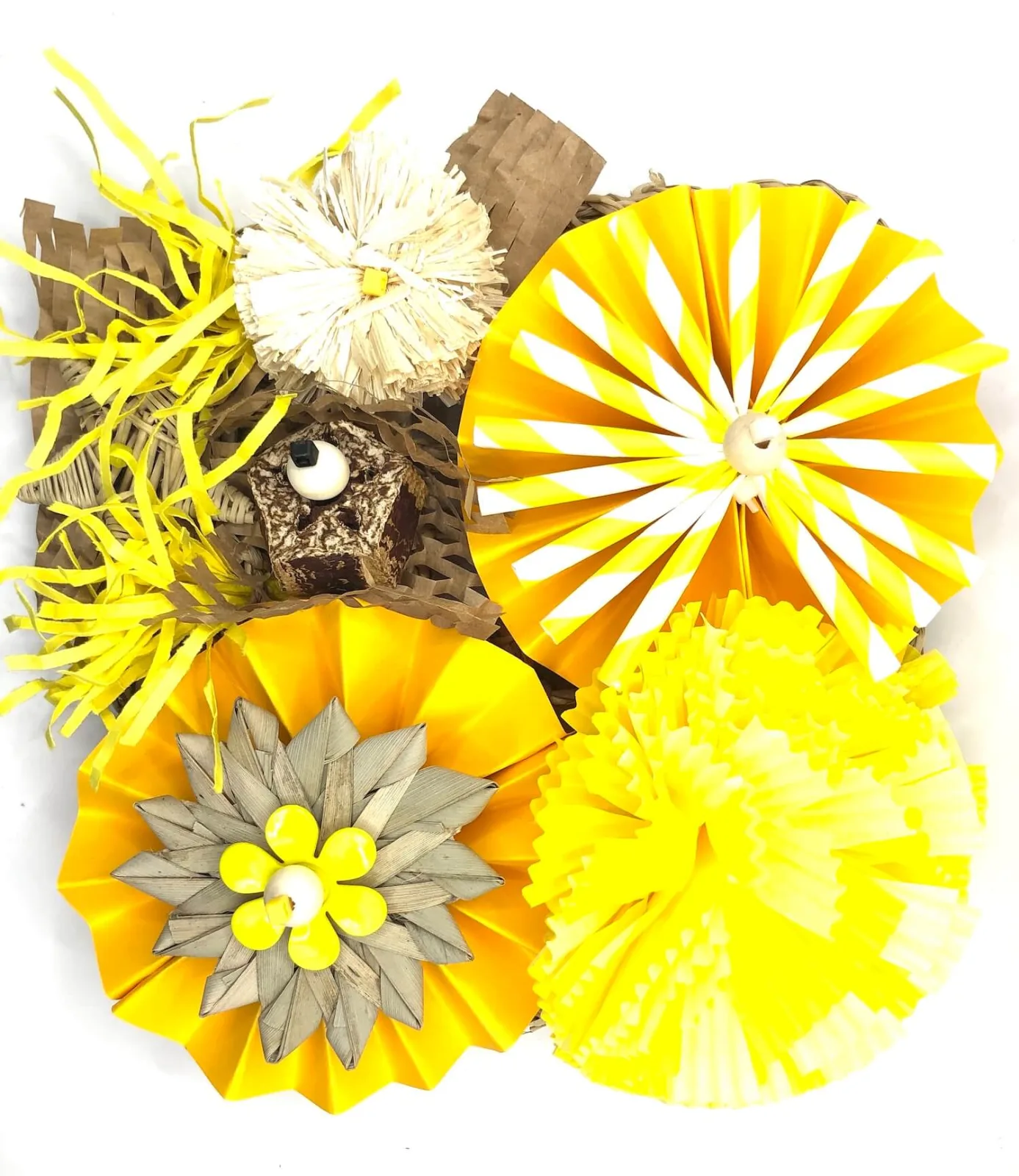 Floral Seagrass mats: Foraging Parrot Toys