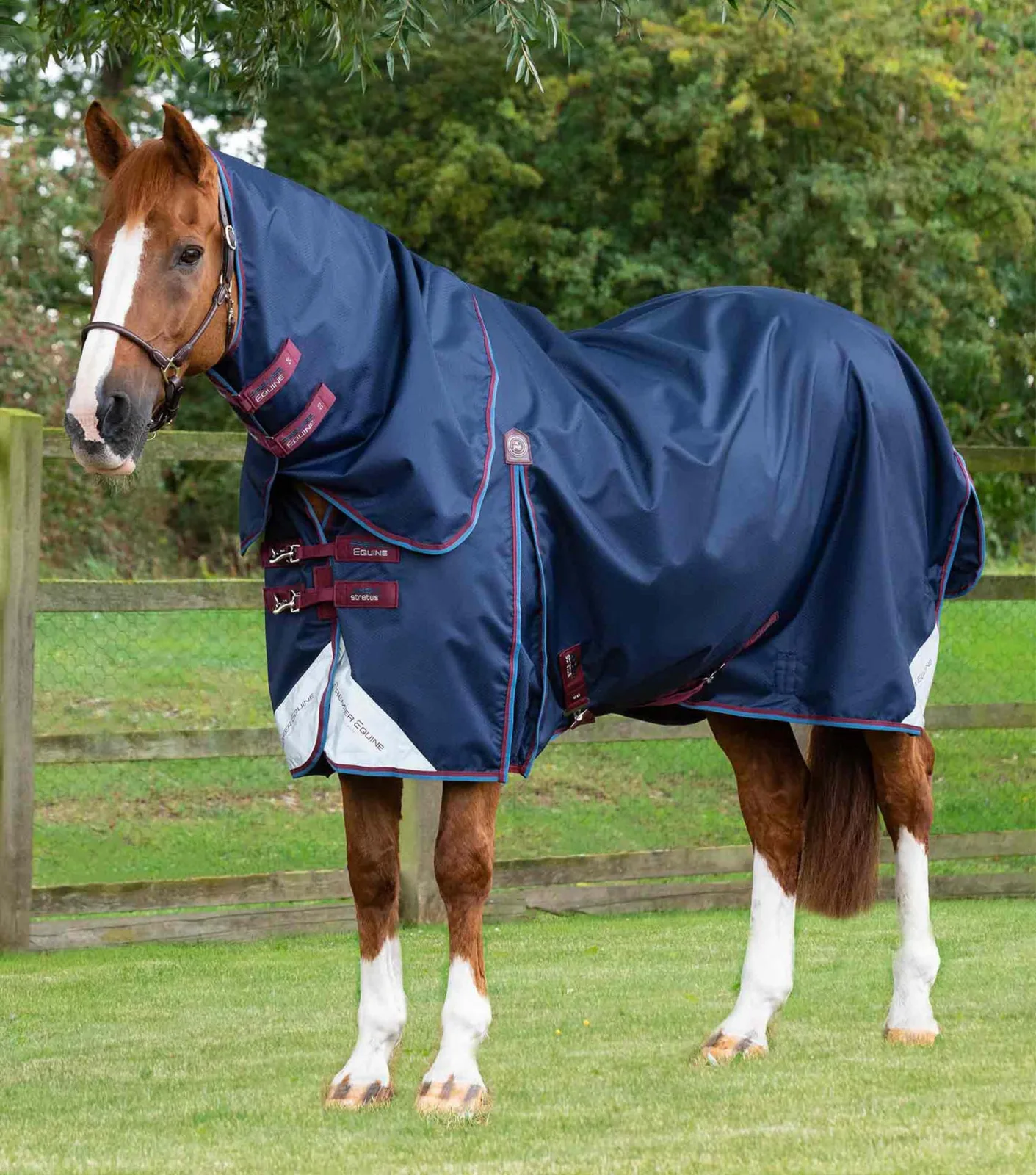 SALE (OLD BRANDING) - Akoni 0g Turnout Rug with Classic Neck Cover Navy