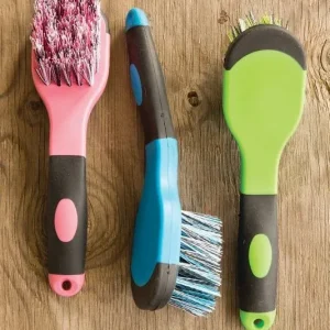 Tail Tamer Bucket Brush