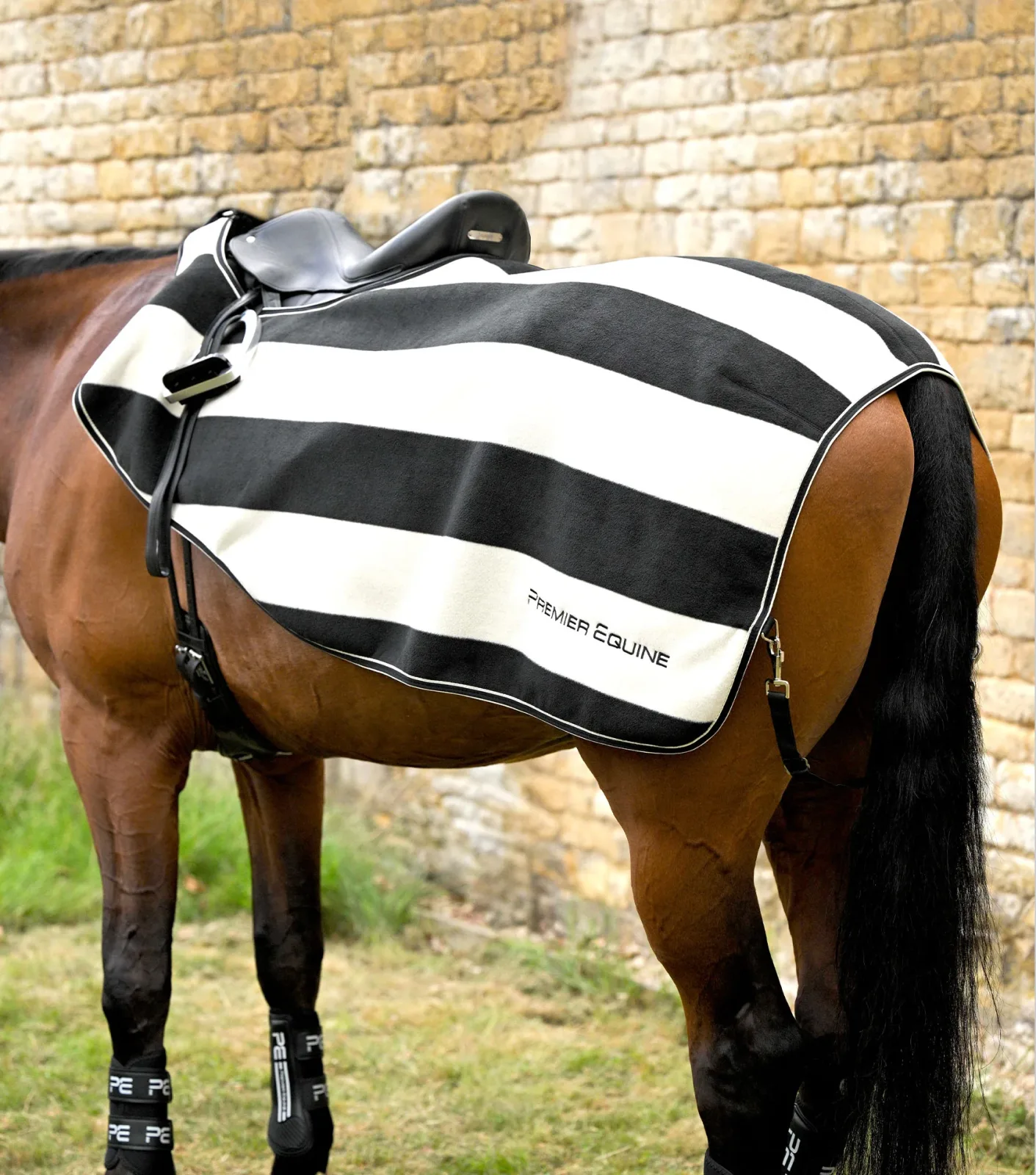 Vellus Horse Fleece Exercise Sheet Black/White