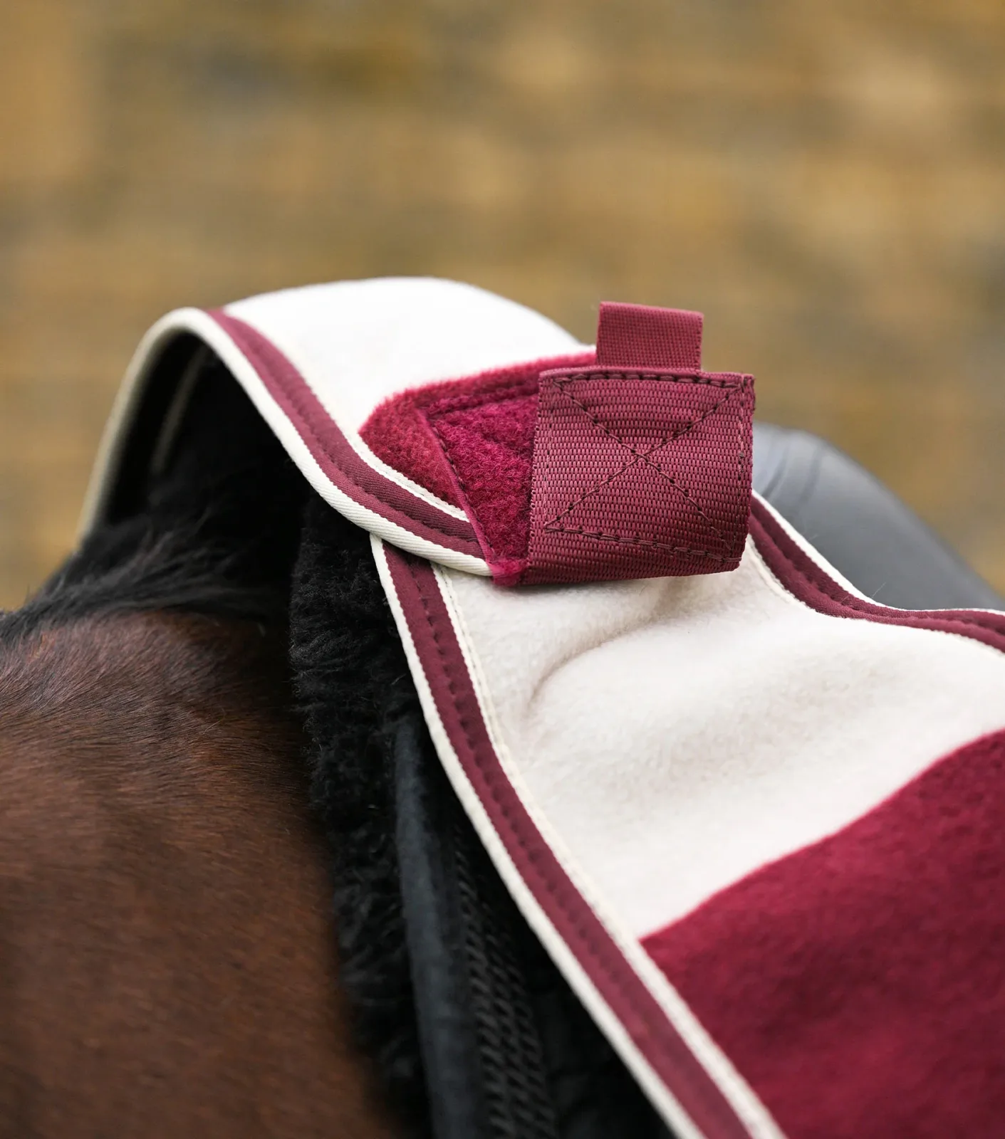 Vellus Horse Fleece Exercise Sheet Burgundy/White - Image 2