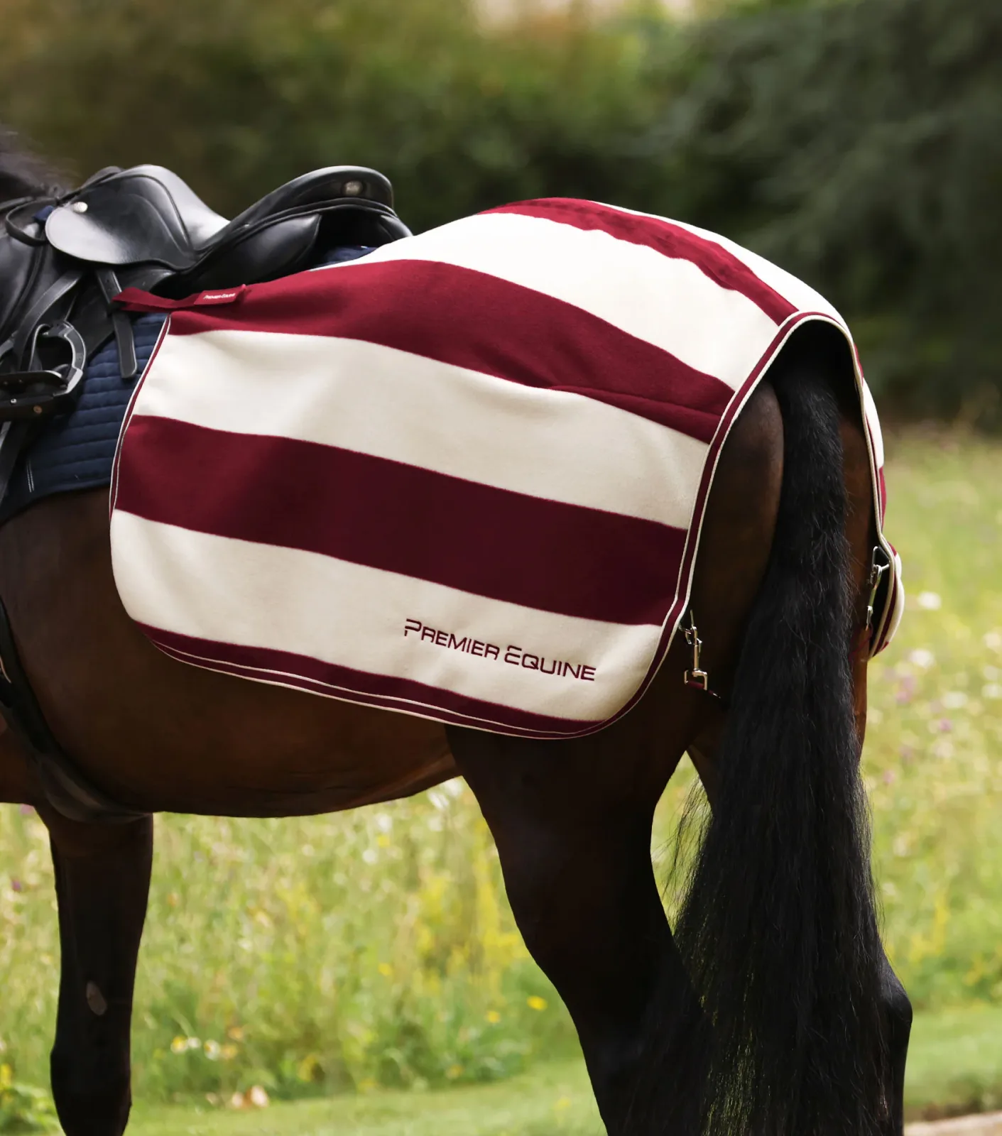 Vellus Horse Fleece Quarter Sheet Burgundy/White