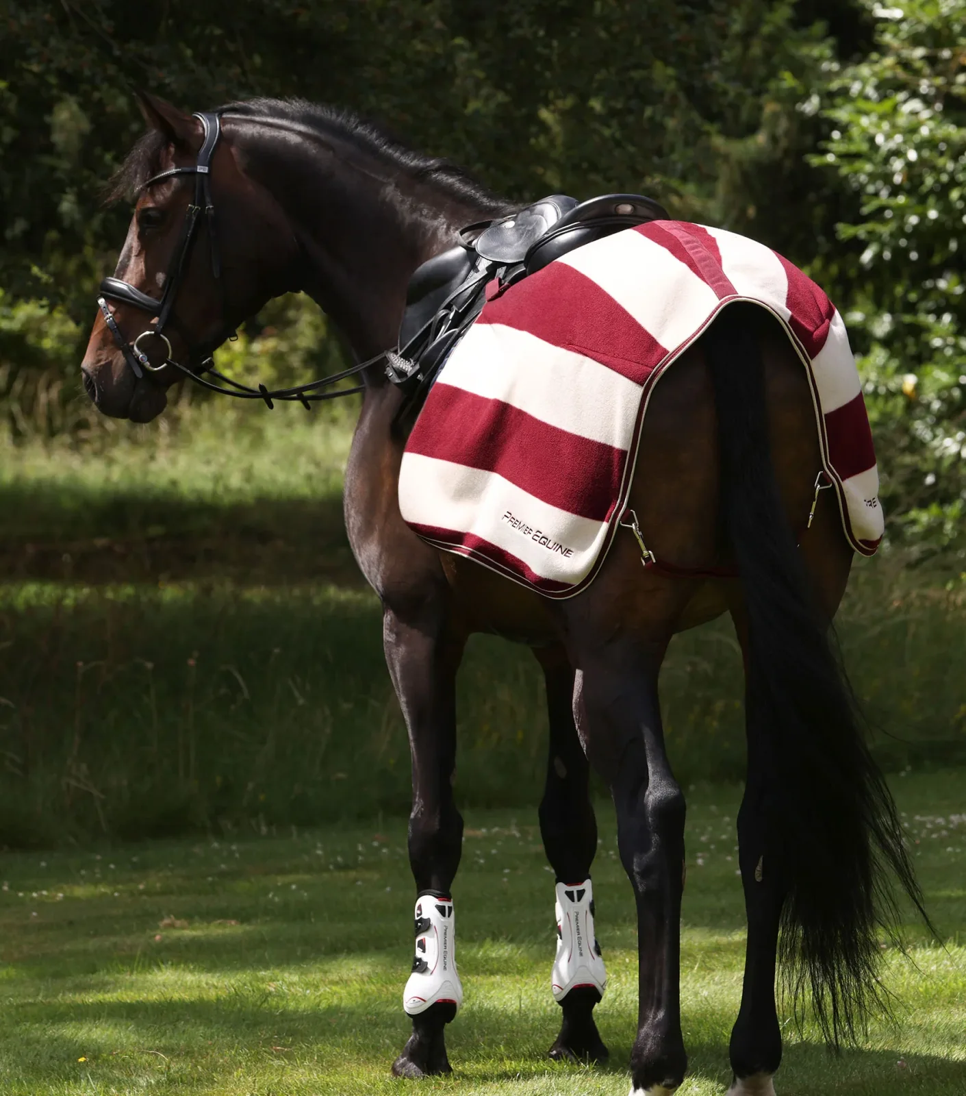 Vellus Horse Fleece Quarter Sheet Burgundy/White - Image 2