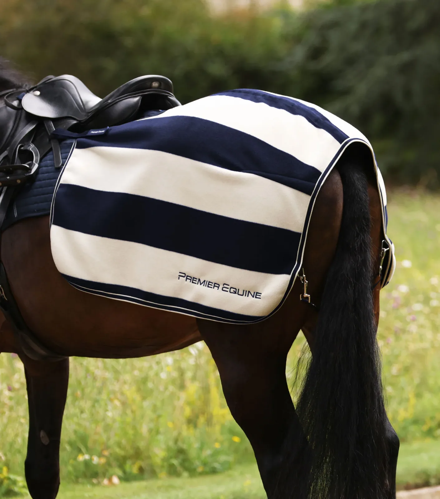 Vellus Horse Fleece Quarter Sheet Navy/White
